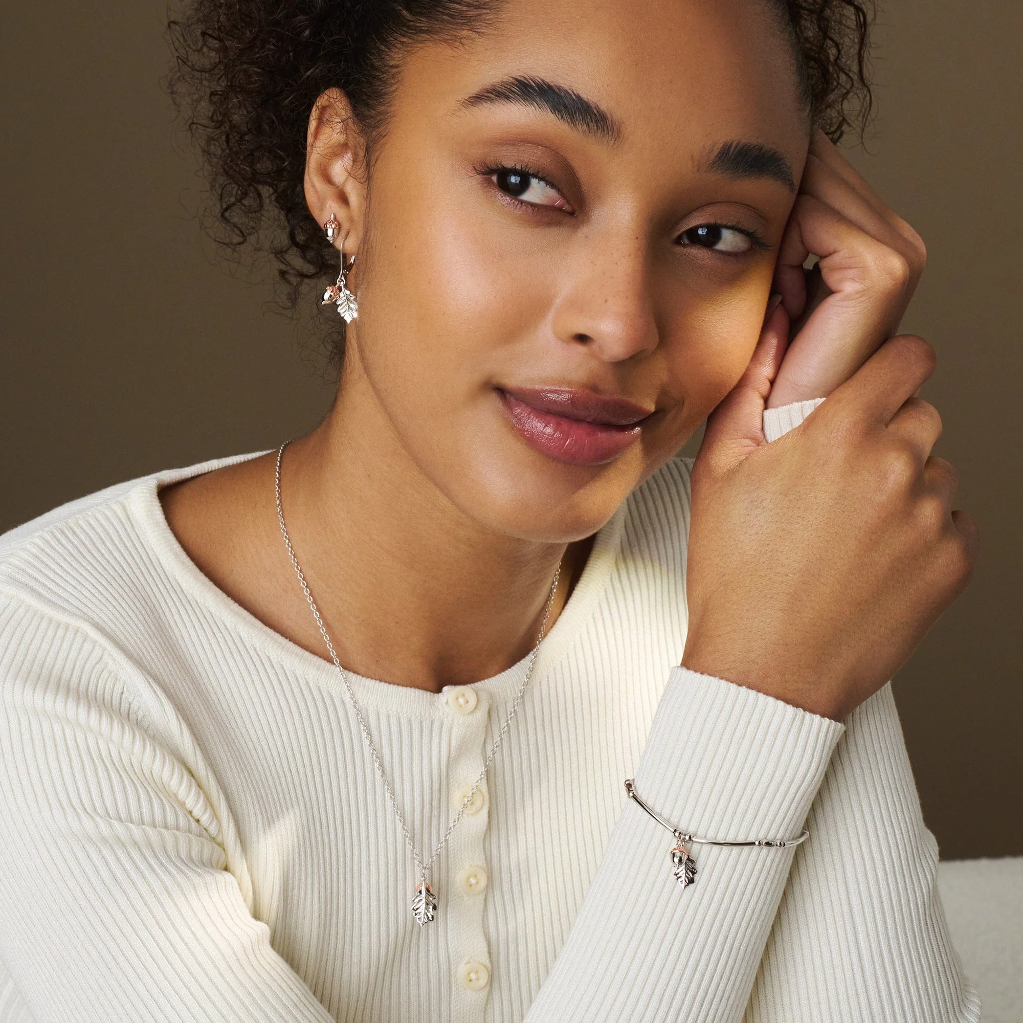 Royal Clogau® Sterling Silver Oak Leaf Pendant - Image 2